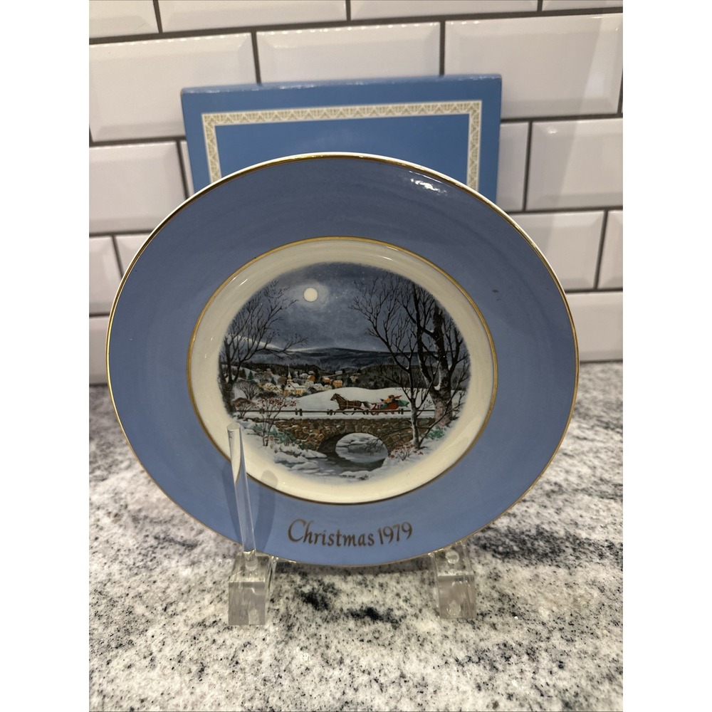 Vintag 1979 Avon 7th Christmas Plate Dashing Through The Snow Enoch Wedgwood